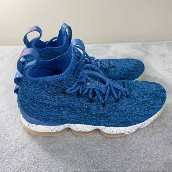 Nike LeBron 15 XV Hardwood Classics Men's Size 10.5 - Picture 1 of 12